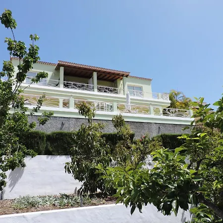 Casas Azano, Junto A La Caldera De Taburiente *