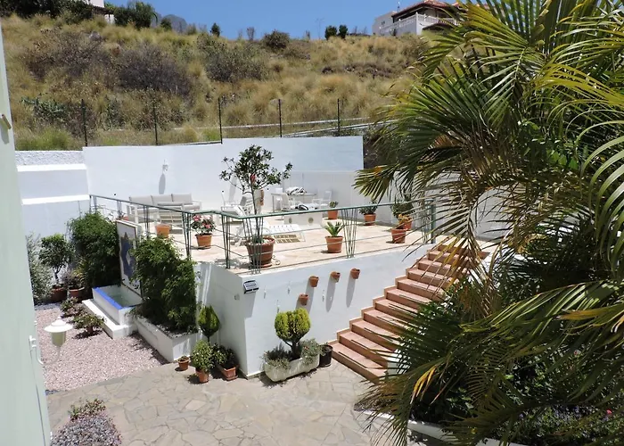 Casas Azano, Junto A La Caldera De Taburiente